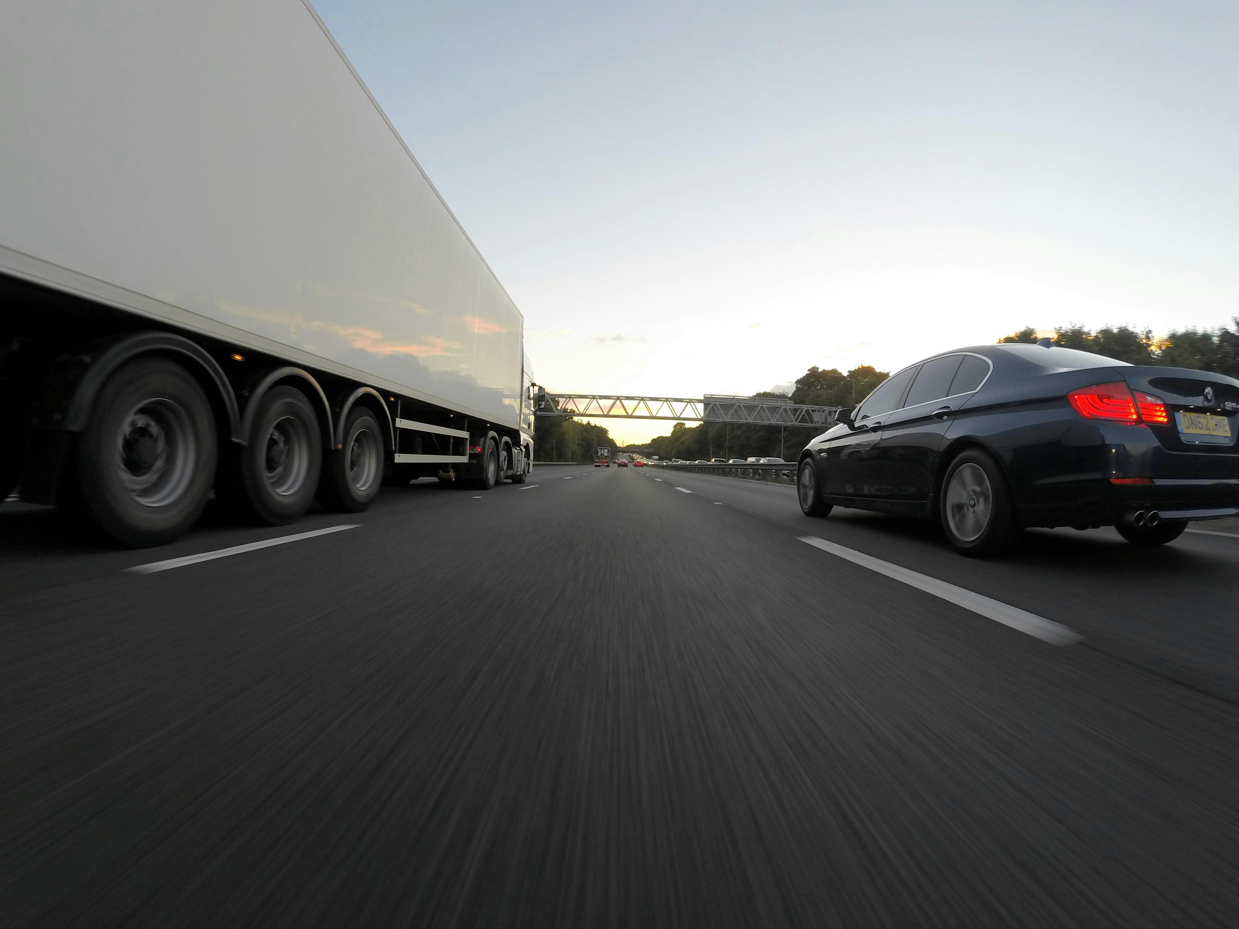 Leveraging Technology for Efficient Trucking Operations with VivaFleet.com